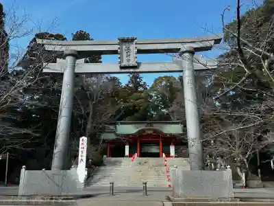 香取神宮の{uncategorized: "未分類", other: "その他", undefined: "問題あり", building: "その他建物", grave: "お墓", sacred_gate: "鳥居", guardian: "狛犬", statue: "像", buddha: "仏像", history: "歴史", nature: "自然", garden: "庭園", animal: "動物", pagoda: "塔", temizu: "手水舎", mountain_gate: "山門・神門", sanctuary: "本殿・本堂", subordinate: "末社・摂社", art: "芸術", scenery: "景色", jizo: "地蔵", ema: "絵馬", goshuin: "御朱印", omikuji: "おみくじ", items: "授与品その他", amulet: "お守り", goshuincho: "御朱印帳", eats: "食事", festival: "お祭り", votive_dance: "神楽", shichigosan: "七五三参", wedding: "結婚式", experience: "体験その他", initially: "初詣", around: "周辺", anti_infection: "感染症対策"}