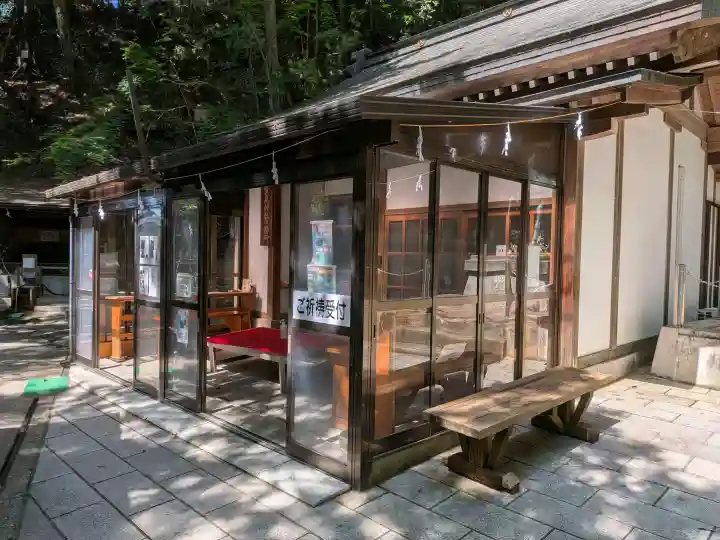 賢見神社の{uncategorized: "未分類", other: "その他", undefined: "問題あり", building: "その他建物", grave: "お墓", sacred_gate: "鳥居", guardian: "狛犬", statue: "像", buddha: "仏像", history: "歴史", nature: "自然", garden: "庭園", animal: "動物", pagoda: "塔", temizu: "手水舎", mountain_gate: "山門・神門", sanctuary: "本殿・本堂", subordinate: "末社・摂社", art: "芸術", scenery: "景色", jizo: "地蔵", ema: "絵馬", goshuin: "御朱印", omikuji: "おみくじ", items: "授与品その他", amulet: "お守り", goshuincho: "御朱印帳", eats: "食事", festival: "お祭り", votive_dance: "神楽", shichigosan: "七五三参", wedding: "結婚式", experience: "体験その他", initially: "初詣", around: "周辺", anti_infection: "感染症対策"}