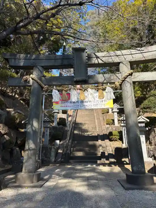 師岡熊野神社の{uncategorized: "未分類", other: "その他", undefined: "問題あり", building: "その他建物", grave: "お墓", sacred_gate: "鳥居", guardian: "狛犬", statue: "像", buddha: "仏像", history: "歴史", nature: "自然", garden: "庭園", animal: "動物", pagoda: "塔", temizu: "手水舎", mountain_gate: "山門・神門", sanctuary: "本殿・本堂", subordinate: "末社・摂社", art: "芸術", scenery: "景色", jizo: "地蔵", ema: "絵馬", goshuin: "御朱印", omikuji: "おみくじ", items: "授与品その他", amulet: "お守り", goshuincho: "御朱印帳", eats: "食事", festival: "お祭り", votive_dance: "神楽", shichigosan: "七五三参", wedding: "結婚式", experience: "体験その他", initially: "初詣", around: "周辺", anti_infection: "感染症対策"}