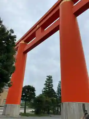 平安神宮の{uncategorized: "未分類", other: "その他", undefined: "問題あり", building: "その他建物", grave: "お墓", sacred_gate: "鳥居", guardian: "狛犬", statue: "像", buddha: "仏像", history: "歴史", nature: "自然", garden: "庭園", animal: "動物", pagoda: "塔", temizu: "手水舎", mountain_gate: "山門・神門", sanctuary: "本殿・本堂", subordinate: "末社・摂社", art: "芸術", scenery: "景色", jizo: "地蔵", ema: "絵馬", goshuin: "御朱印", omikuji: "おみくじ", items: "授与品その他", amulet: "お守り", goshuincho: "御朱印帳", eats: "食事", festival: "お祭り", votive_dance: "神楽", shichigosan: "七五三参", wedding: "結婚式", experience: "体験その他", initially: "初詣", around: "周辺", anti_infection: "感染症対策"}