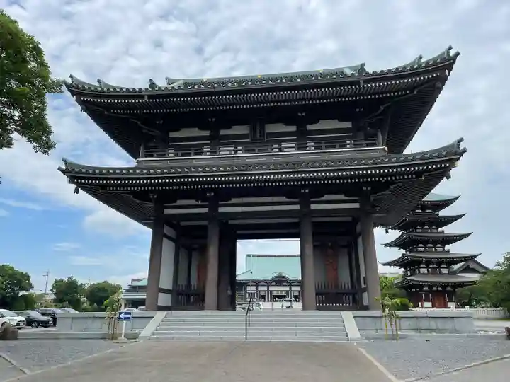 覚王山 日泰寺の山門・神門