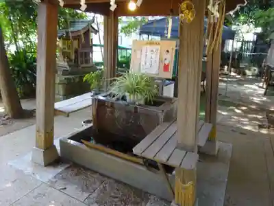 太子堂八幡神社の手水舎