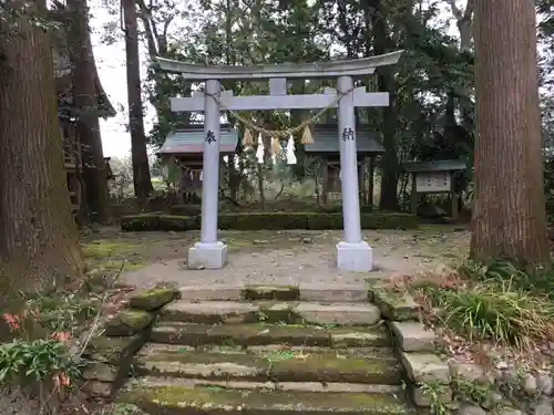 都萬神社の鳥居