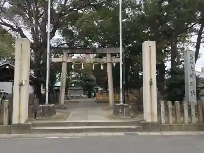 大神神社(花池)の鳥居