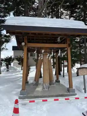 豊栄神社の{uncategorized: "未分類", other: "その他", undefined: "問題あり", building: "その他建物", grave: "お墓", sacred_gate: "鳥居", guardian: "狛犬", statue: "像", buddha: "仏像", history: "歴史", nature: "自然", garden: "庭園", animal: "動物", pagoda: "塔", temizu: "手水舎", mountain_gate: "山門・神門", sanctuary: "本殿・本堂", subordinate: "末社・摂社", art: "芸術", scenery: "景色", jizo: "地蔵", ema: "絵馬", goshuin: "御朱印", omikuji: "おみくじ", items: "授与品その他", amulet: "お守り", goshuincho: "御朱印帳", eats: "食事", festival: "お祭り", votive_dance: "神楽", shichigosan: "七五三参", wedding: "結婚式", experience: "体験その他", initially: "初詣", around: "周辺", anti_infection: "感染症対策"}