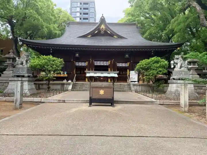若宮八幡社の{uncategorized: "未分類", other: "その他", undefined: "問題あり", building: "その他建物", grave: "お墓", sacred_gate: "鳥居", guardian: "狛犬", statue: "像", buddha: "仏像", history: "歴史", nature: "自然", garden: "庭園", animal: "動物", pagoda: "塔", temizu: "手水舎", mountain_gate: "山門・神門", sanctuary: "本殿・本堂", subordinate: "末社・摂社", art: "芸術", scenery: "景色", jizo: "地蔵", ema: "絵馬", goshuin: "御朱印", omikuji: "おみくじ", items: "授与品その他", amulet: "お守り", goshuincho: "御朱印帳", eats: "食事", festival: "お祭り", votive_dance: "神楽", shichigosan: "七五三参", wedding: "結婚式", experience: "体験その他", initially: "初詣", around: "周辺", anti_infection: "感染症対策"}