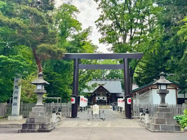 八幡愛宕神社(旭川神社)の{uncategorized: "未分類", other: "その他", undefined: "問題あり", building: "その他建物", grave: "お墓", sacred_gate: "鳥居", guardian: "狛犬", statue: "像", buddha: "仏像", history: "歴史", nature: "自然", garden: "庭園", animal: "動物", pagoda: "塔", temizu: "手水舎", mountain_gate: "山門・神門", sanctuary: "本殿・本堂", subordinate: "末社・摂社", art: "芸術", scenery: "景色", jizo: "地蔵", ema: "絵馬", goshuin: "御朱印", omikuji: "おみくじ", items: "授与品その他", amulet: "お守り", goshuincho: "御朱印帳", eats: "食事", festival: "お祭り", votive_dance: "神楽", shichigosan: "七五三参", wedding: "結婚式", experience: "体験その他", initially: "初詣", around: "周辺", anti_infection: "感染症対策"}