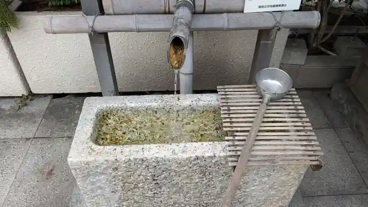 三囲神社銀座摂社の手水舎