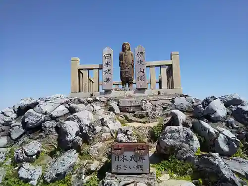 伊吹山寺の像