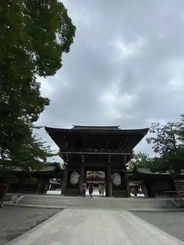 寒川神社の山門・神門