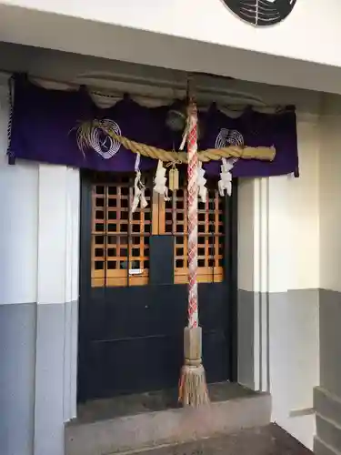 坂稲荷神社の本殿