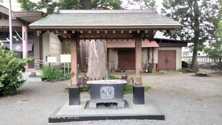日野八坂神社の手水舎