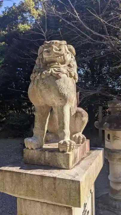 布智神社(本甲)の狛犬