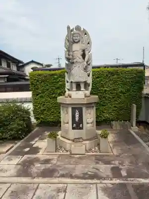 青蓮院の{uncategorized: "未分類", other: "その他", undefined: "問題あり", building: "その他建物", grave: "お墓", sacred_gate: "鳥居", guardian: "狛犬", statue: "像", buddha: "仏像", history: "歴史", nature: "自然", garden: "庭園", animal: "動物", pagoda: "塔", temizu: "手水舎", mountain_gate: "山門・神門", sanctuary: "本殿・本堂", subordinate: "末社・摂社", art: "芸術", scenery: "景色", jizo: "地蔵", ema: "絵馬", goshuin: "御朱印", omikuji: "おみくじ", items: "授与品その他", amulet: "お守り", goshuincho: "御朱印帳", eats: "食事", festival: "お祭り", votive_dance: "神楽", shichigosan: "七五三参", wedding: "結婚式", experience: "体験その他", initially: "初詣", around: "周辺", anti_infection: "感染症対策"}