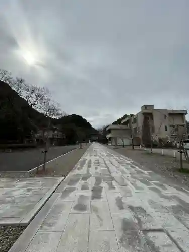 岐阜護國神社の{uncategorized: "未分類", other: "その他", undefined: "問題あり", building: "その他建物", grave: "お墓", sacred_gate: "鳥居", guardian: "狛犬", statue: "像", buddha: "仏像", history: "歴史", nature: "自然", garden: "庭園", animal: "動物", pagoda: "塔", temizu: "手水舎", mountain_gate: "山門・神門", sanctuary: "本殿・本堂", subordinate: "末社・摂社", art: "芸術", scenery: "景色", jizo: "地蔵", ema: "絵馬", goshuin: "御朱印", omikuji: "おみくじ", items: "授与品その他", amulet: "お守り", goshuincho: "御朱印帳", eats: "食事", festival: "お祭り", votive_dance: "神楽", shichigosan: "七五三参", wedding: "結婚式", experience: "体験その他", initially: "初詣", around: "周辺", anti_infection: "感染症対策"}