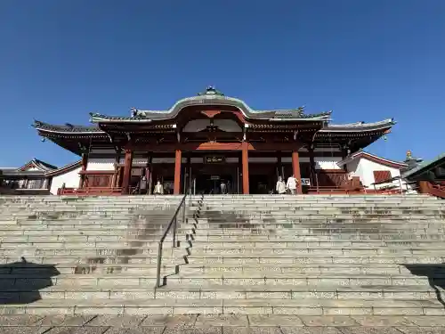 一畑山薬師寺 岡崎本堂の{uncategorized: "未分類", other: "その他", undefined: "問題あり", building: "その他建物", grave: "お墓", sacred_gate: "鳥居", guardian: "狛犬", statue: "像", buddha: "仏像", history: "歴史", nature: "自然", garden: "庭園", animal: "動物", pagoda: "塔", temizu: "手水舎", mountain_gate: "山門・神門", sanctuary: "本殿・本堂", subordinate: "末社・摂社", art: "芸術", scenery: "景色", jizo: "地蔵", ema: "絵馬", goshuin: "御朱印", omikuji: "おみくじ", items: "授与品その他", amulet: "お守り", goshuincho: "御朱印帳", eats: "食事", festival: "お祭り", votive_dance: "神楽", shichigosan: "七五三参", wedding: "結婚式", experience: "体験その他", initially: "初詣", around: "周辺", anti_infection: "感染症対策"}