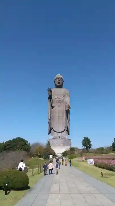 東本願寺本廟 牛久浄苑(牛久大仏)の仏像