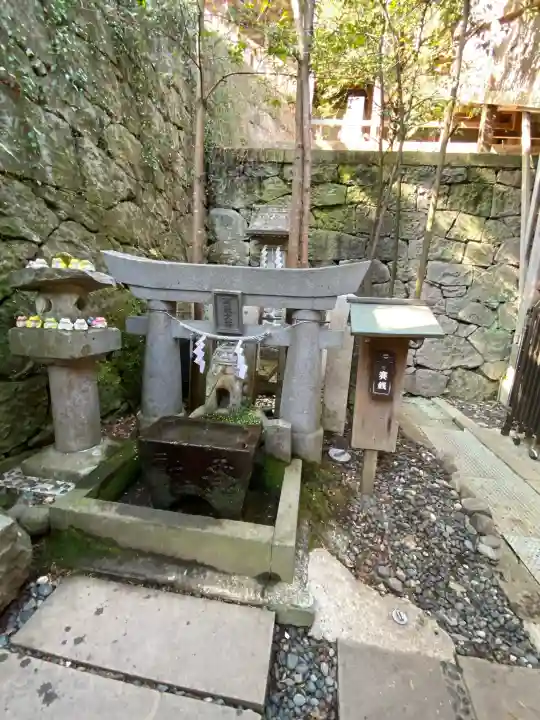鎮西大社諏訪神社の{uncategorized: "未分類", other: "その他", undefined: "問題あり", building: "その他建物", grave: "お墓", sacred_gate: "鳥居", guardian: "狛犬", statue: "像", buddha: "仏像", history: "歴史", nature: "自然", garden: "庭園", animal: "動物", pagoda: "塔", temizu: "手水舎", mountain_gate: "山門・神門", sanctuary: "本殿・本堂", subordinate: "末社・摂社", art: "芸術", scenery: "景色", jizo: "地蔵", ema: "絵馬", goshuin: "御朱印", omikuji: "おみくじ", items: "授与品その他", amulet: "お守り", goshuincho: "御朱印帳", eats: "食事", festival: "お祭り", votive_dance: "神楽", shichigosan: "七五三参", wedding: "結婚式", experience: "体験その他", initially: "初詣", around: "周辺", anti_infection: "感染症対策"}