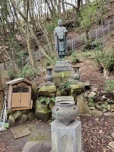 雷聲寺の像