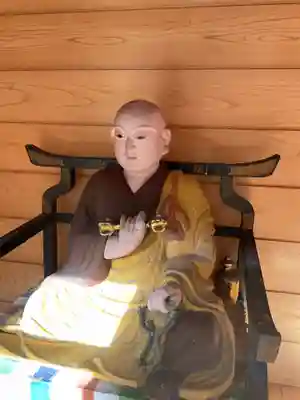 迫間不動尊の像