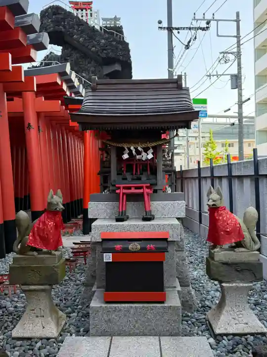 東京羽田 穴守稲荷神社の{uncategorized: "未分類", other: "その他", undefined: "問題あり", building: "その他建物", grave: "お墓", sacred_gate: "鳥居", guardian: "狛犬", statue: "像", buddha: "仏像", history: "歴史", nature: "自然", garden: "庭園", animal: "動物", pagoda: "塔", temizu: "手水舎", mountain_gate: "山門・神門", sanctuary: "本殿・本堂", subordinate: "末社・摂社", art: "芸術", scenery: "景色", jizo: "地蔵", ema: "絵馬", goshuin: "御朱印", omikuji: "おみくじ", items: "授与品その他", amulet: "お守り", goshuincho: "御朱印帳", eats: "食事", festival: "お祭り", votive_dance: "神楽", shichigosan: "七五三参", wedding: "結婚式", experience: "体験その他", initially: "初詣", around: "周辺", anti_infection: "感染症対策"}