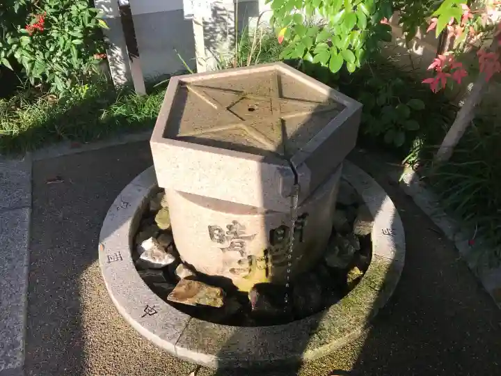 晴明神社の{uncategorized: "未分類", other: "その他", undefined: "問題あり", building: "その他建物", grave: "お墓", sacred_gate: "鳥居", guardian: "狛犬", statue: "像", buddha: "仏像", history: "歴史", nature: "自然", garden: "庭園", animal: "動物", pagoda: "塔", temizu: "手水舎", mountain_gate: "山門・神門", sanctuary: "本殿・本堂", subordinate: "末社・摂社", art: "芸術", scenery: "景色", jizo: "地蔵", ema: "絵馬", goshuin: "御朱印", omikuji: "おみくじ", items: "授与品その他", amulet: "お守り", goshuincho: "御朱印帳", eats: "食事", festival: "お祭り", votive_dance: "神楽", shichigosan: "七五三参", wedding: "結婚式", experience: "体験その他", initially: "初詣", around: "周辺", anti_infection: "感染症対策"}