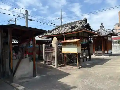 慶傳寺の{uncategorized: "未分類", other: "その他", undefined: "問題あり", building: "その他建物", grave: "お墓", sacred_gate: "鳥居", guardian: "狛犬", statue: "像", buddha: "仏像", history: "歴史", nature: "自然", garden: "庭園", animal: "動物", pagoda: "塔", temizu: "手水舎", mountain_gate: "山門・神門", sanctuary: "本殿・本堂", subordinate: "末社・摂社", art: "芸術", scenery: "景色", jizo: "地蔵", ema: "絵馬", goshuin: "御朱印", omikuji: "おみくじ", items: "授与品その他", amulet: "お守り", goshuincho: "御朱印帳", eats: "食事", festival: "お祭り", votive_dance: "神楽", shichigosan: "七五三参", wedding: "結婚式", experience: "体験その他", initially: "初詣", around: "周辺", anti_infection: "感染症対策"}