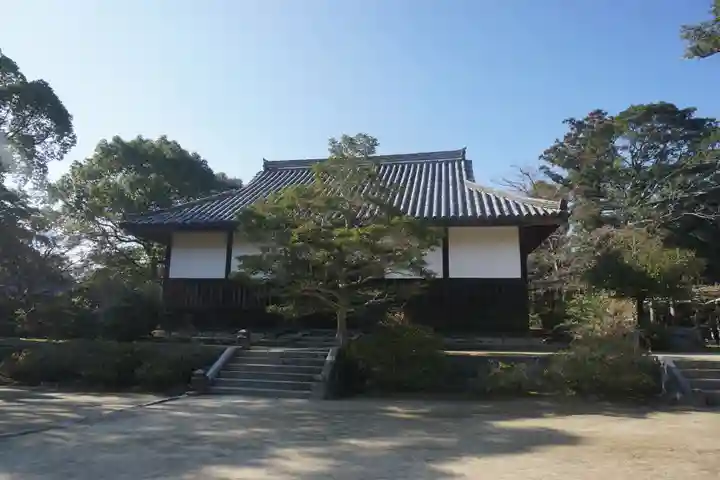 観世音寺の本殿・本堂