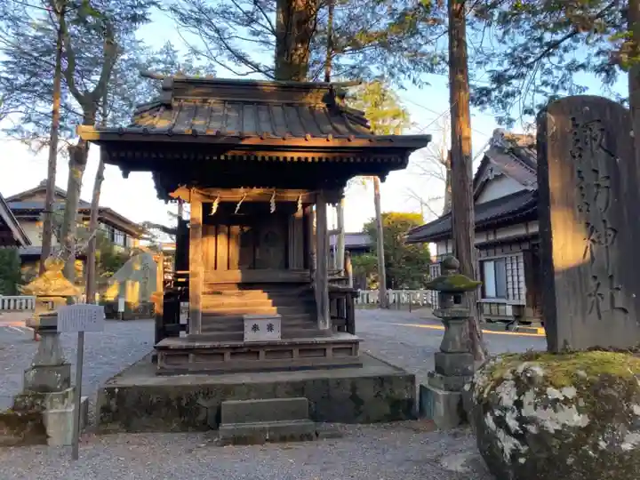 淺間神社(忍野八海)の末社・摂社