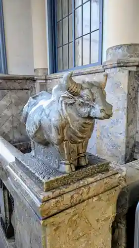 築地本願寺（本願寺築地別院）の像