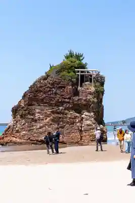 稲佐の浜 弁天島(島根県)