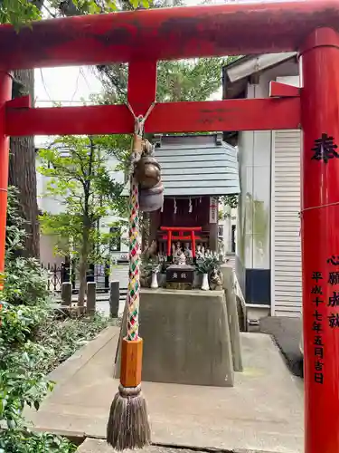 丸山稲荷神社の鳥居