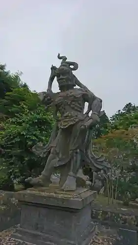 梅渓寺の像