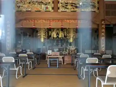 最澄院西願寺の{uncategorized: "未分類", other: "その他", undefined: "問題あり", building: "その他建物", grave: "お墓", sacred_gate: "鳥居", guardian: "狛犬", statue: "像", buddha: "仏像", history: "歴史", nature: "自然", garden: "庭園", animal: "動物", pagoda: "塔", temizu: "手水舎", mountain_gate: "山門・神門", sanctuary: "本殿・本堂", subordinate: "末社・摂社", art: "芸術", scenery: "景色", jizo: "地蔵", ema: "絵馬", goshuin: "御朱印", omikuji: "おみくじ", items: "授与品その他", amulet: "お守り", goshuincho: "御朱印帳", eats: "食事", festival: "お祭り", votive_dance: "神楽", shichigosan: "七五三参", wedding: "結婚式", experience: "体験その他", initially: "初詣", around: "周辺", anti_infection: "感染症対策"}