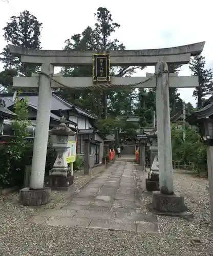 鶴峯八幡宮の鳥居