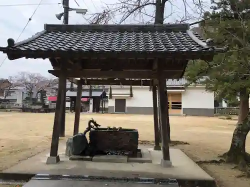 素盞嗚神社の手水舎