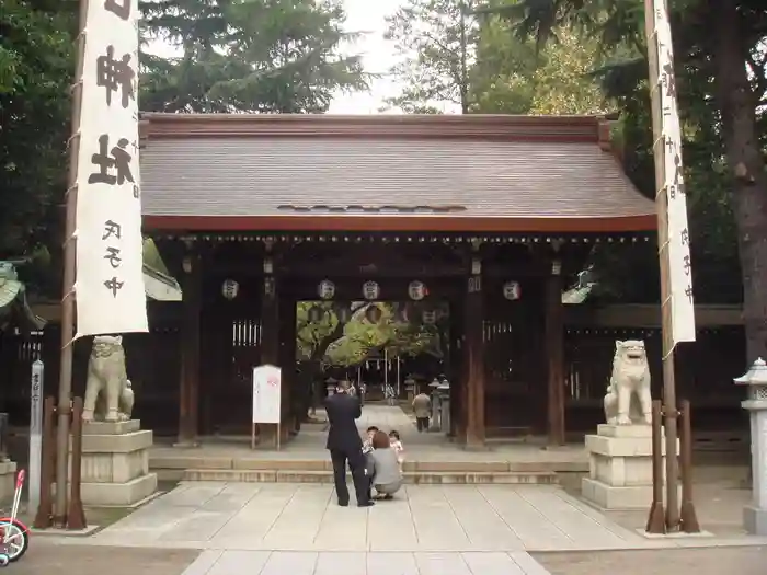 川口神社の山門