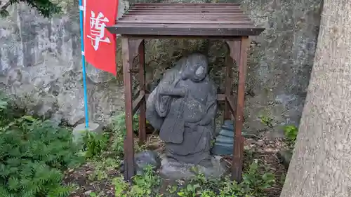 天祐寺の像