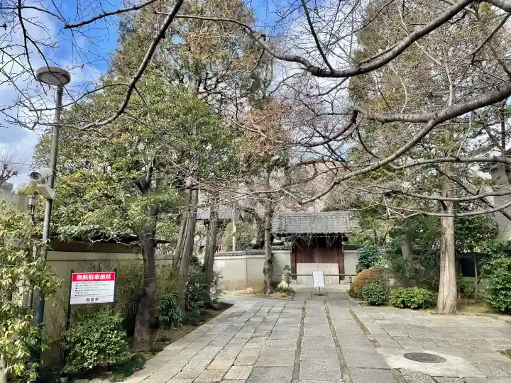 無量寺の{uncategorized: "未分類", other: "その他", undefined: "問題あり", building: "その他建物", grave: "お墓", sacred_gate: "鳥居", guardian: "狛犬", statue: "像", buddha: "仏像", history: "歴史", nature: "自然", garden: "庭園", animal: "動物", pagoda: "塔", temizu: "手水舎", mountain_gate: "山門・神門", sanctuary: "本殿・本堂", subordinate: "末社・摂社", art: "芸術", scenery: "景色", jizo: "地蔵", ema: "絵馬", goshuin: "御朱印", omikuji: "おみくじ", items: "授与品その他", amulet: "お守り", goshuincho: "御朱印帳", eats: "食事", festival: "お祭り", votive_dance: "神楽", shichigosan: "七五三参", wedding: "結婚式", experience: "体験その他", initially: "初詣", around: "周辺", anti_infection: "感染症対策"}