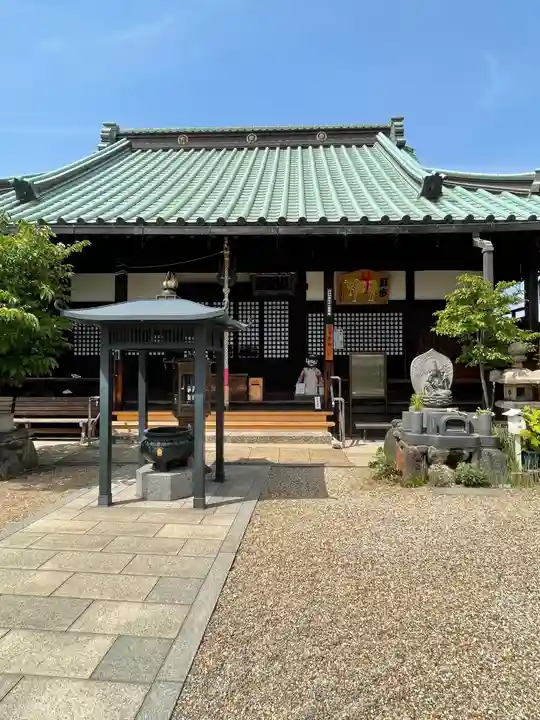 長宝寺の本殿・本堂