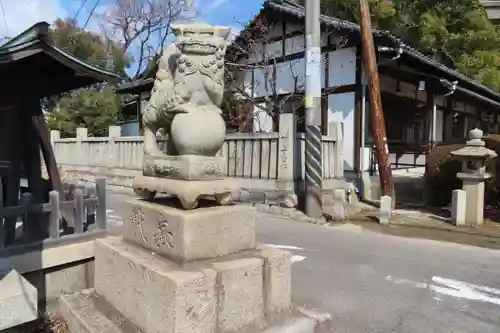 糸碕神社の狛犬