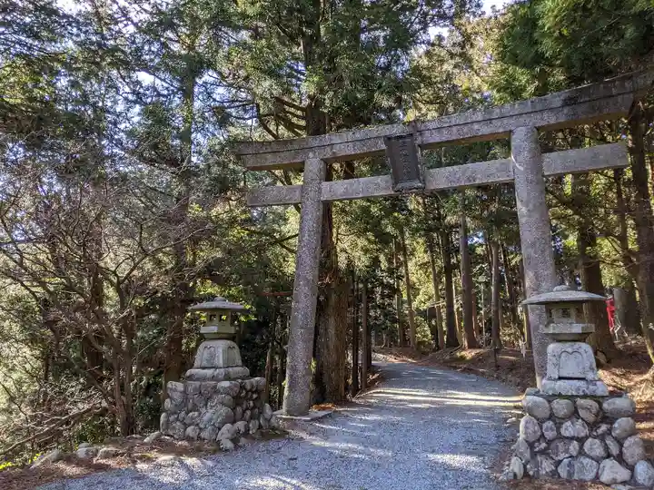 砥鹿神社(奥宮)の鳥居