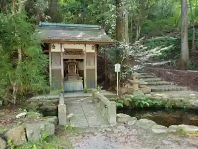 湯泉神社の末社・摂社