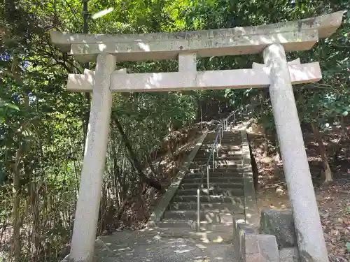 八阪神社（大神神社末社）・大峯社（大神神社雑社）・賃長社（大神神社雑社）・金比羅社（大神神社雑社）(奈良県)