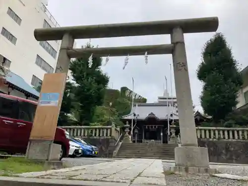 諏訪神社の鳥居