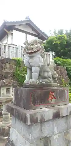 加波山三枝祇神社本宮の狛犬