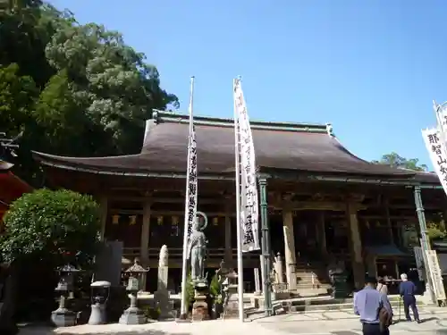 青岸渡寺の本殿・本堂