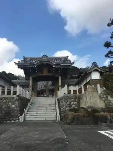 洞雲院の山門