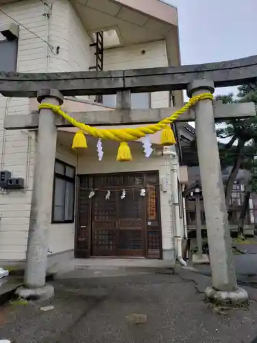 諏訪神社の鳥居