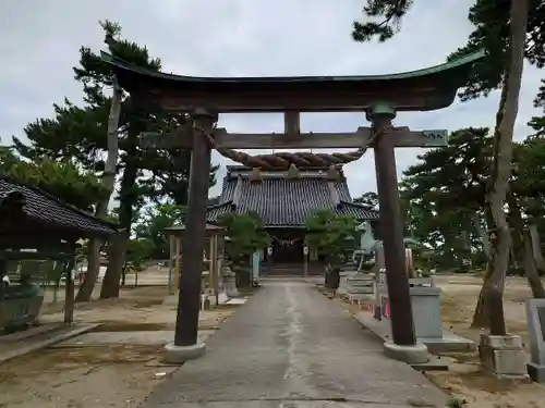  放生津八幡宮の鳥居